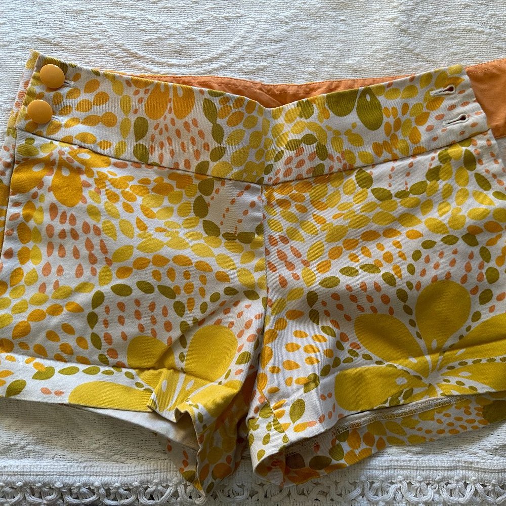 J. Crew | Womens Yellow Floral Modern Print CityFit Shorts | Size 2